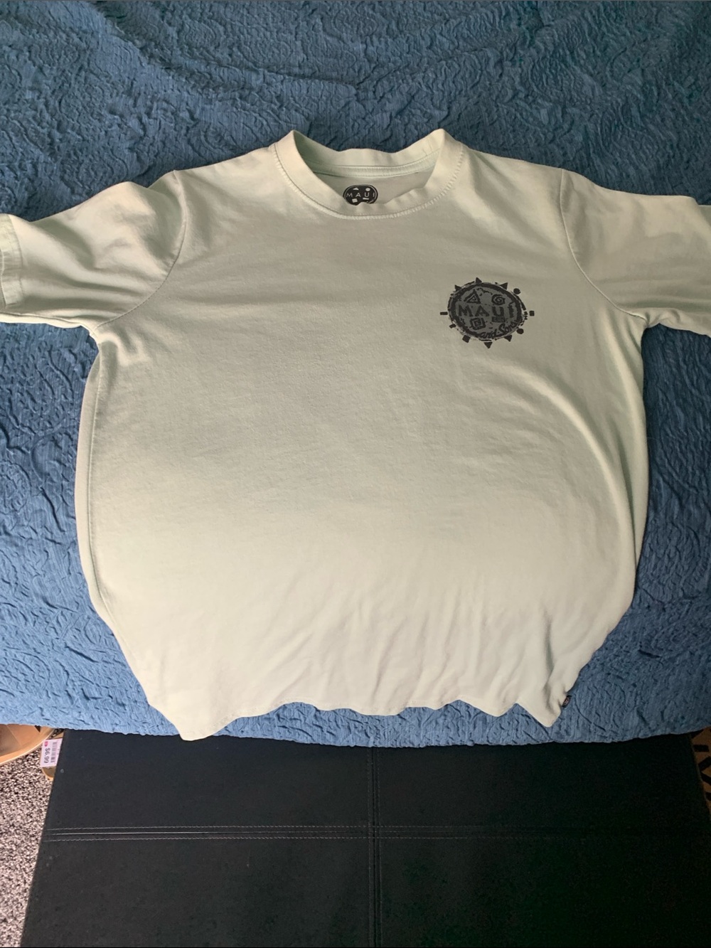 Maui &Sons t shirt (men’s size small)